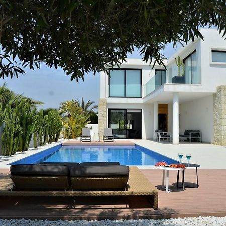 Villa With Private Pool Llobregales Zewnętrze zdjęcie